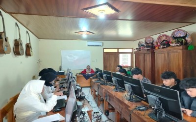 PELAKSANAAN UJIAN SAS PAKET B PKBM MAWAR KAB.MADIUN