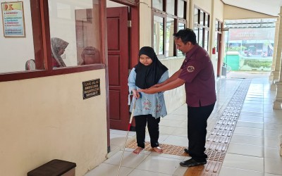 Pembelajaran Berkelanjutan Berbasis Pengenalan Lingkungan bagi Anak Berkebutuhan Khusus di PKBM Mawar