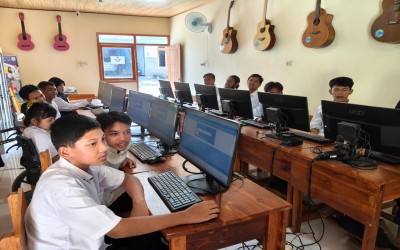 “Pelaksanaan Ujian SAS Paket A di PKBM Mawar”