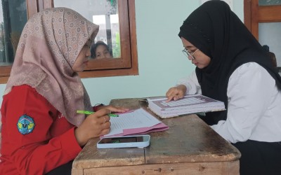 UJIAN PRAKTIK HARI KEDUA SISWA PUTRI KELAS 12 PKBM MAWAR